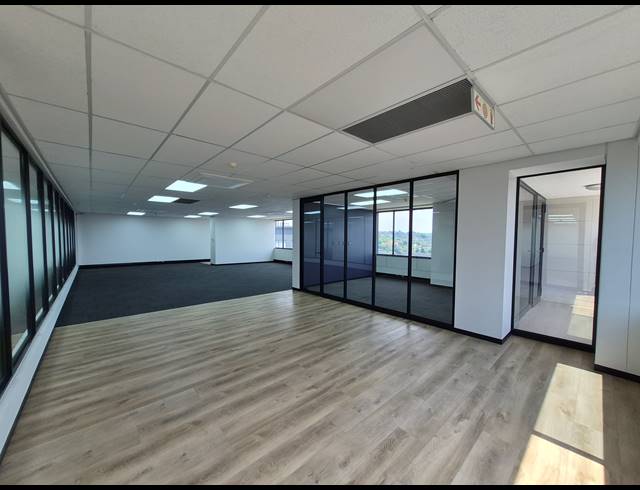 202M² OFFICE TO LET IN SANDOWN